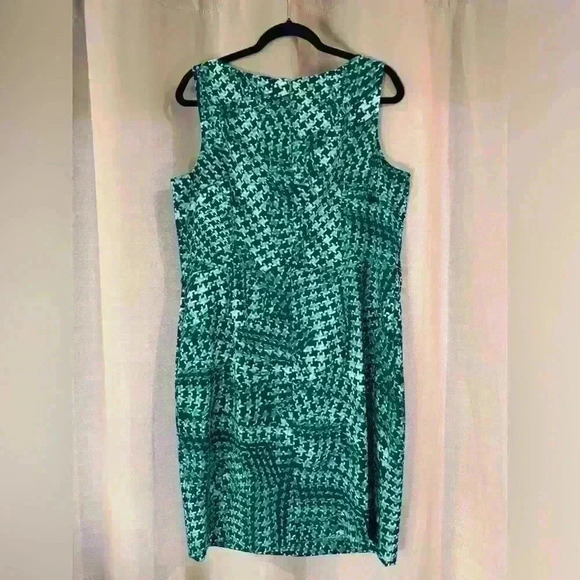 Women’s Green&Black Kasper Dress - Picture 2 of 7